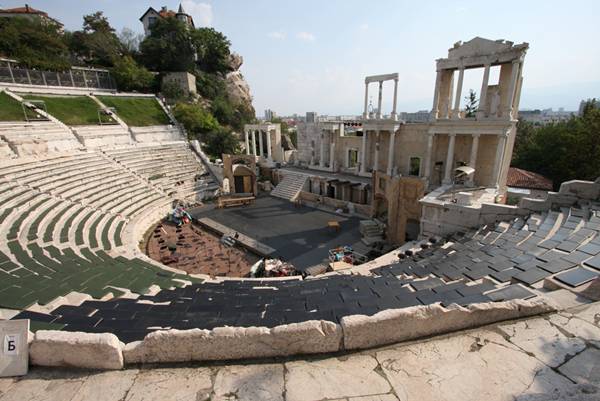 Das Antiketheater von Plovdiv dient heute noch als Schauplatz verschiedenster Aufführungen © Martin Dichler