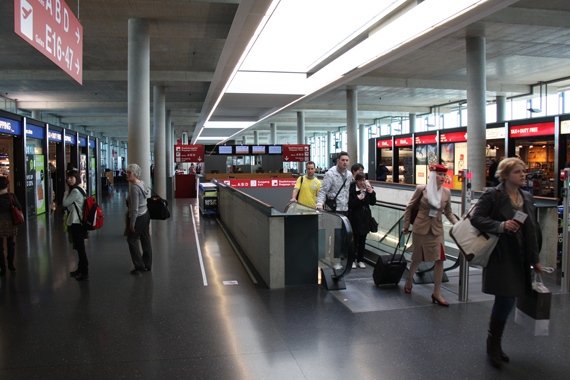 Terminal Dock E, Heimat aller Langstreckenflüge in Zürich