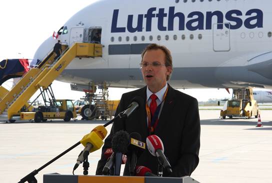 AUA-Chef Andreas Bierwirth bedankte sich für die Unterstützung der Lufthansa