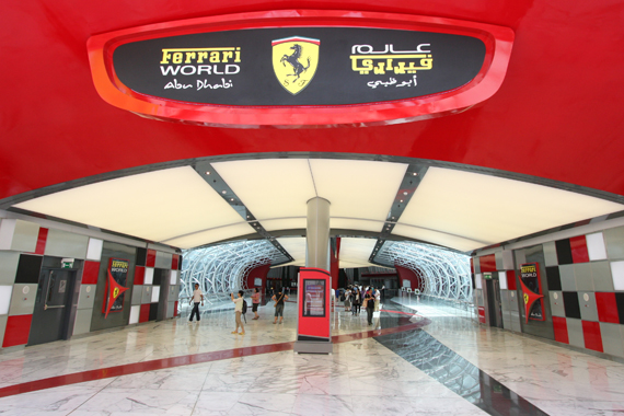 Abu Dhabi ist nicht nur ein ausgezeichnete Urlaubsdestination (Ferrari World, Yas Island)