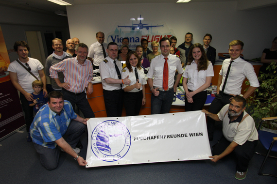 Die VIENNAFLIGHT Crew begrüßte die Wiener Flughafenfreunde zu ihrem "Check-Flug"